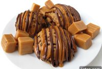 Chewy Caramel-Stuffed Chocolate Cookies