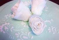 Pastry Course Day 20: Decorating a Two-Tier Cake, Part 2