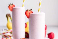 Creamy Strawberry Banana Smoothie Recipe for Breakfast or Snack