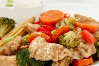 Quick Chicken Stir-Fry with Veggies and Garlic Sauce