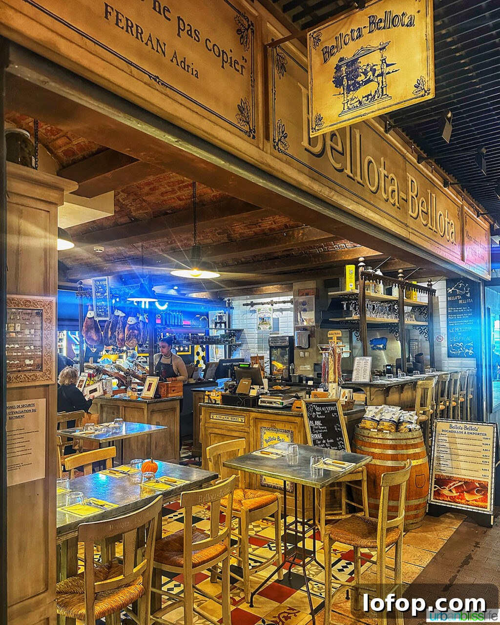 restaurant in Les Halles de Lyon food market