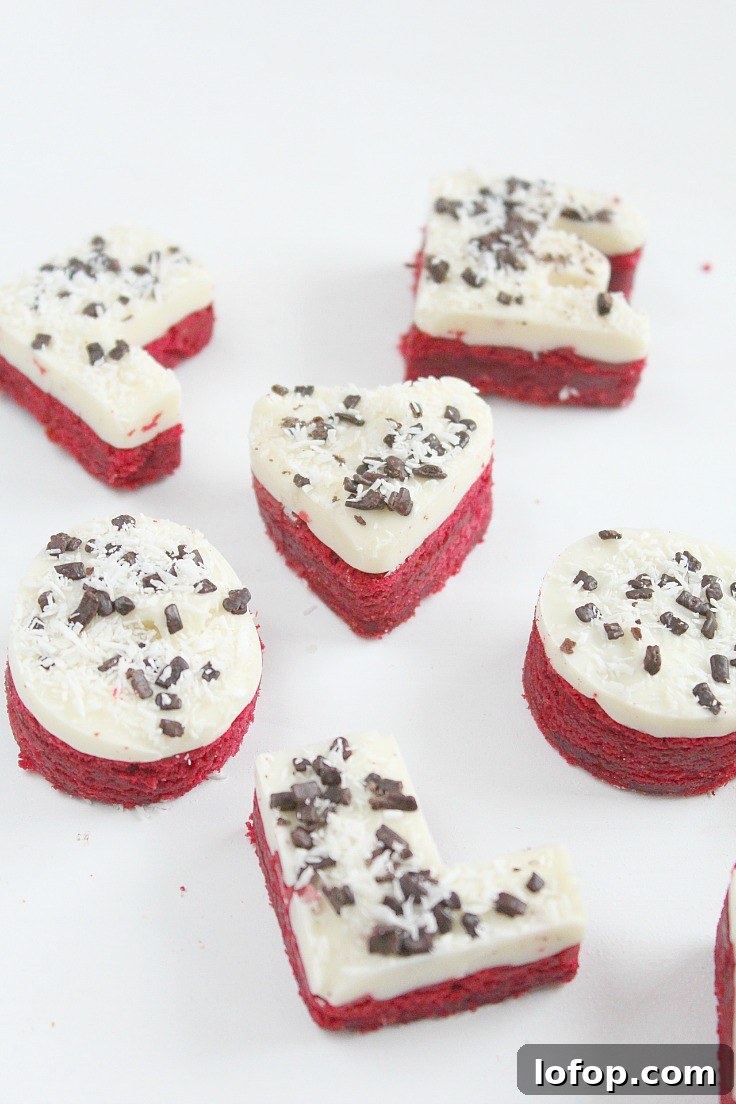 mini red velvet cakes