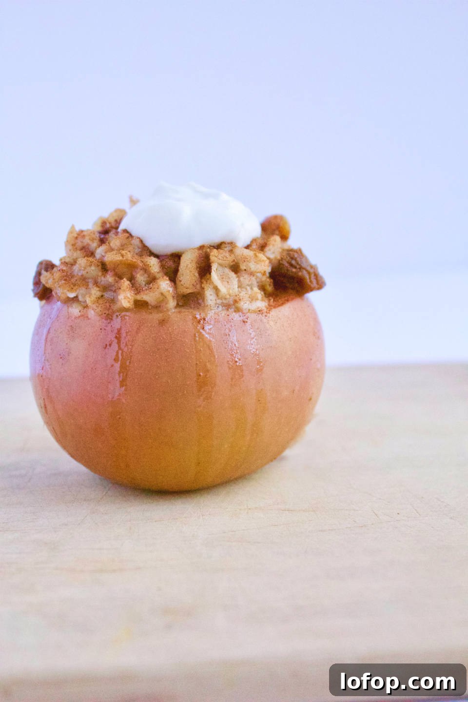 Slow Cooker Apple Oatmeal Cups: Baked-Style Breakfast Recipe 7 Slow Cooker Baked Apple Oatmeal Cups -- A healthy breakfast recipe that is good enough for dessert! No refined sugar | vegan | gluten free | @sinfulnutrition
