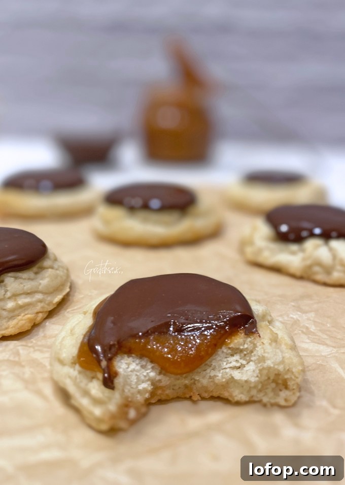Vegan Twix-Style Cookies with Caramel and Chocolate 2 Vegan Twix Cookies