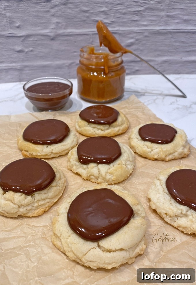 Vegan Twix-Style Cookies with Caramel and Chocolate 3 Vegan Twix Cookies