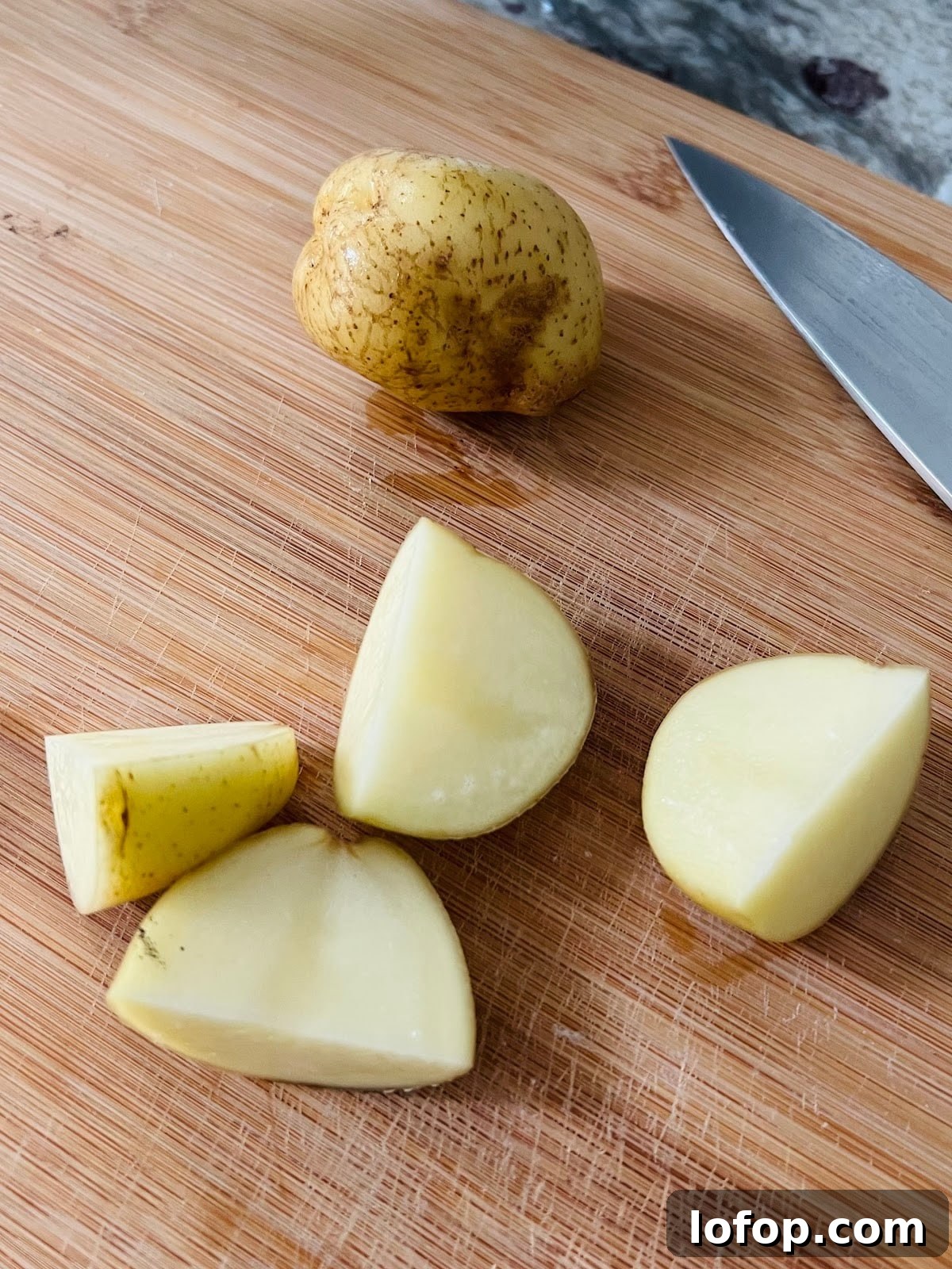Cutting Potatoes.