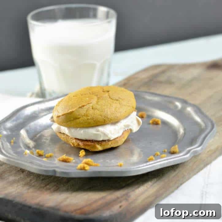 Pumpkin Spice Whoopie Cookies