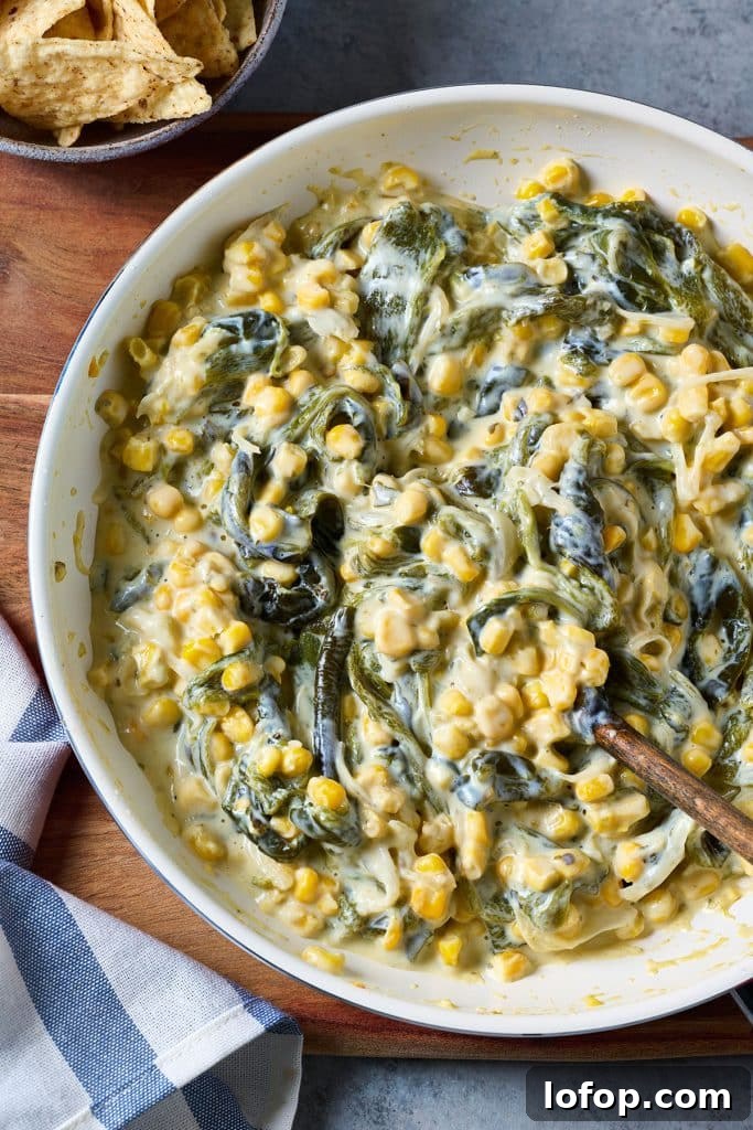 Creamy rajas con crema in a skillet