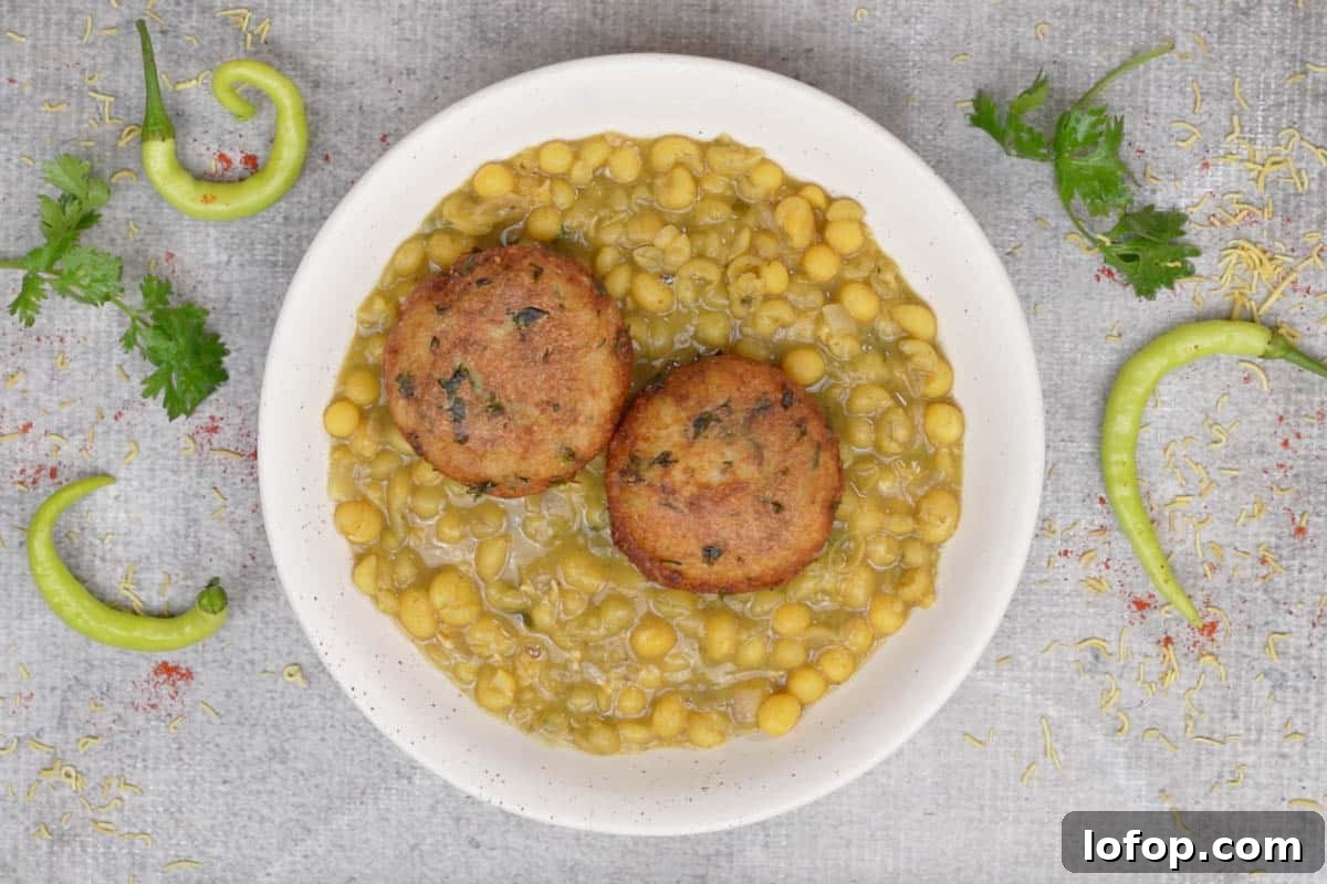 Potato patties kept over ragda.