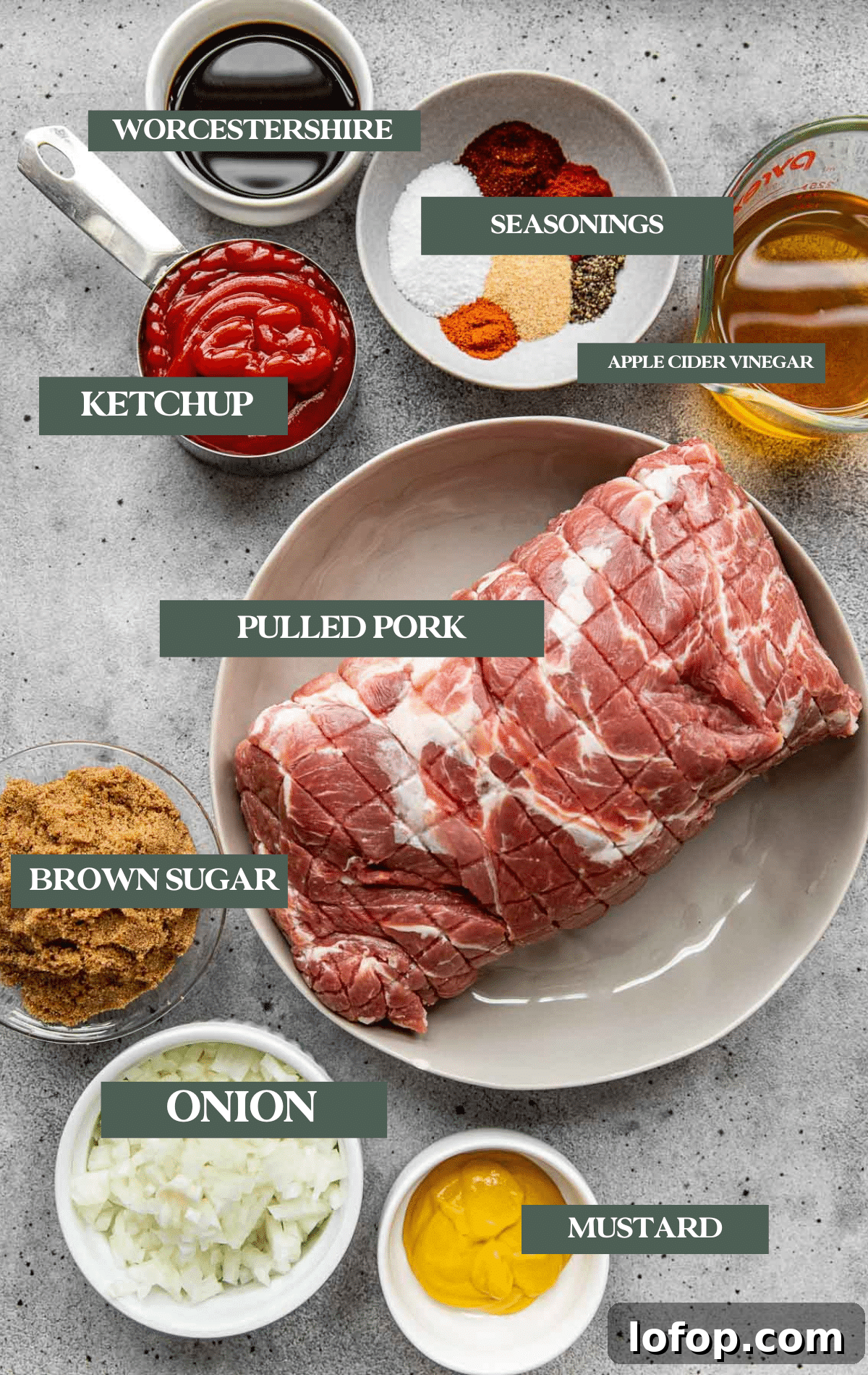 ingredients in glass dishes needed to make pulled pork.