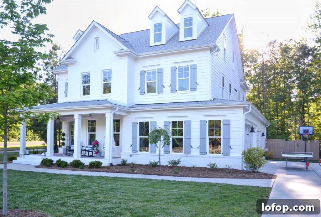 a White House with uncertain gray by Sherwin Williams