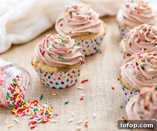 Banana Cupcakes with Nutella Whipped Cream Frosting 8 Banana Cupcakes With Nutella
