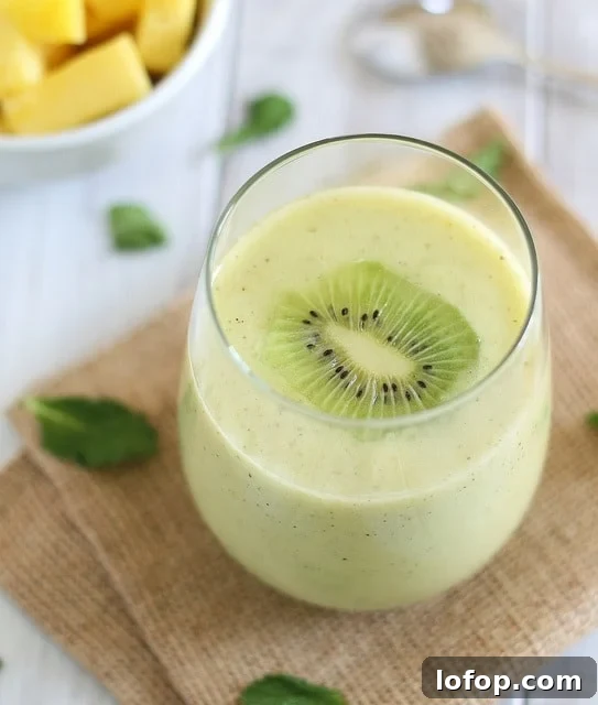 Refreshing Pineapple, Kiwi & Mint Smoothie Recipe 3 pineapple kiwi smoothie